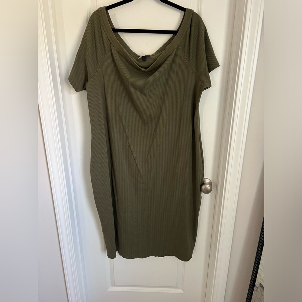 Ribbed Midi Dress from Universal Thread 
2x